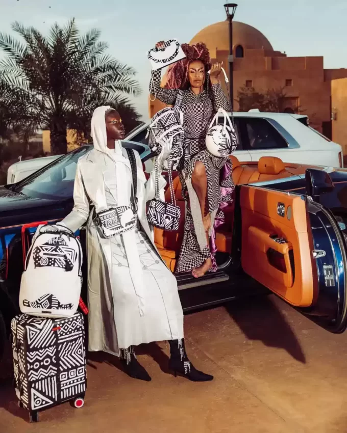 A.I.8 INTELIGENCIA AFRICANA – HISTORIA DE ORIGEN MOCHILA BANDOLERA