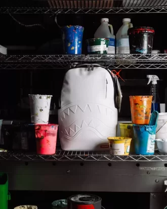 ARTISTA DE GRAFITI – DISEÑA TU PROPIA MOCHILA – INCLUYE 9 PLANTILLAS