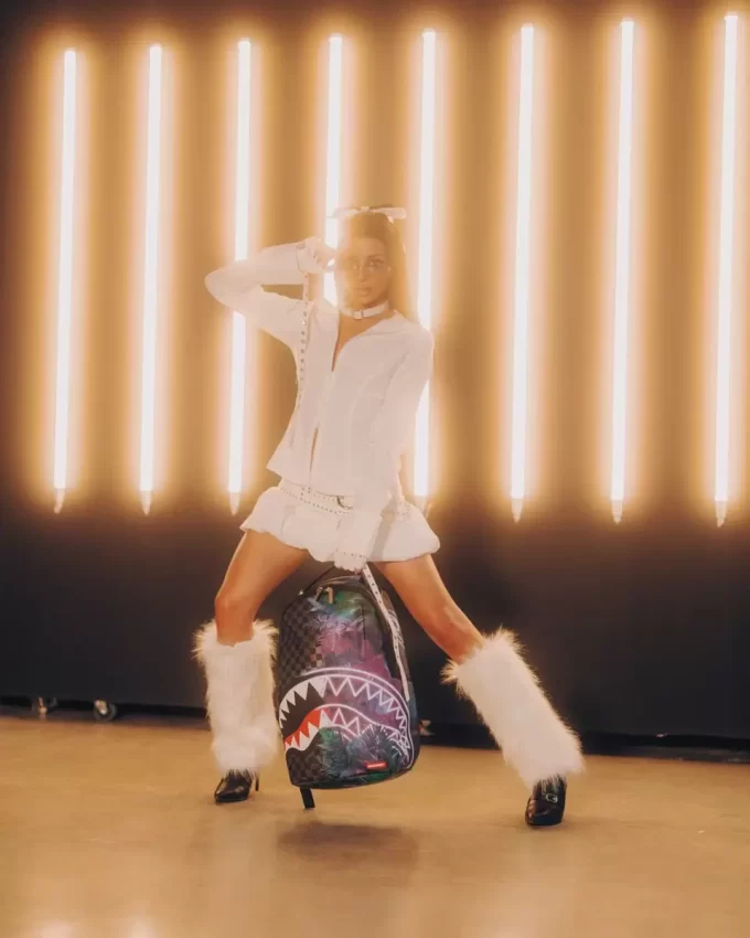 BIENVENIDO A LA FIESTA MOCHILA DLXSV BIENVENIDO A LA FIESTA MOCHILA DLXSV
