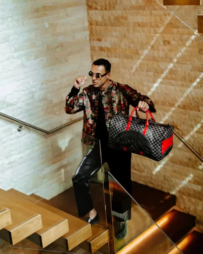 Bolsa de lona con ruedas del Club Tiburón de Mónaco Bolsa de lona con ruedas del Club Tiburón de Mónaco
