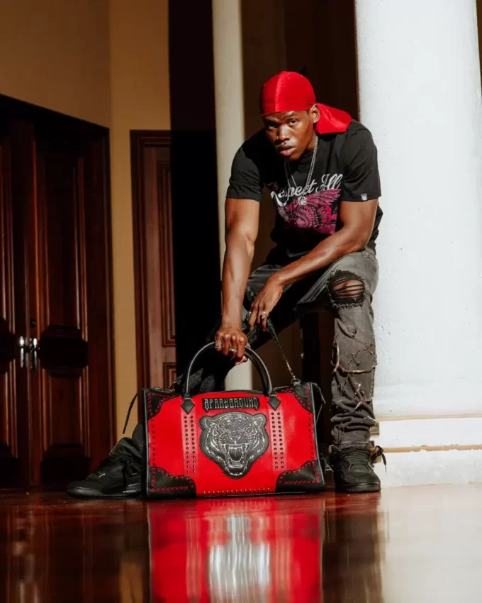 BOLSA DE MANO PIRÁMIDE BRONX BRAWLER BOLSA DE MANO PIRÁMIDE BRONX BRAWLER