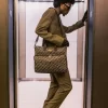 BOLSA DE VIAJE CON PULSO MAGNÉTICO