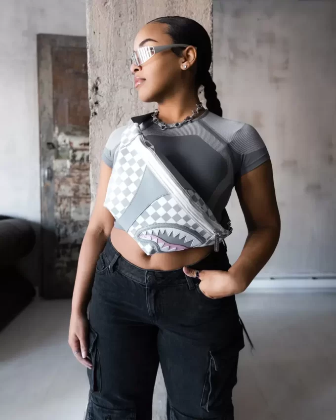 BOLSO BANDOLERA CON ESTILO JETSET BOLSO BANDOLERA CON ESTILO JETSET