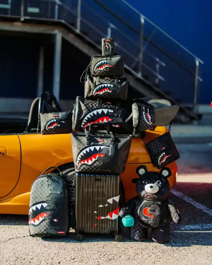 BOLSA DE ASEO SPEED SHARK DE PASO LATERAL BOLSA DE ASEO SPEED SHARK DE PASO LATERAL
