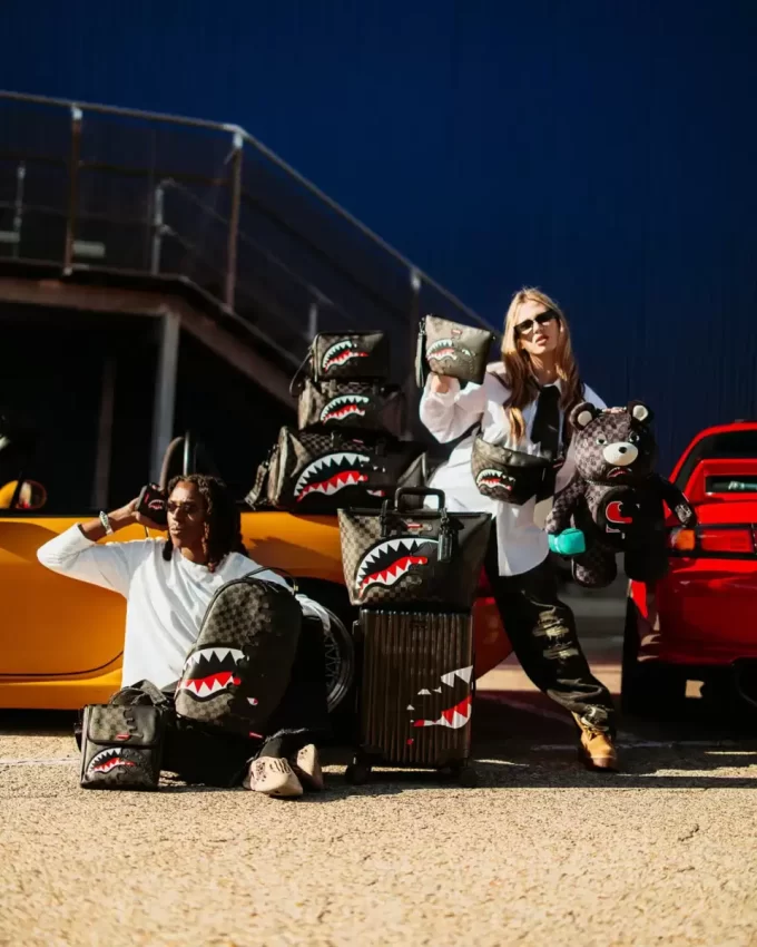BOLSA DE ASEO SPEED SHARK DE PASO LATERAL BOLSA DE ASEO SPEED SHARK DE PASO LATERAL