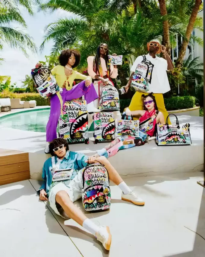BOLSO DE MANO CRUZADO CREATE ANOTHER DAY CON CORREA PARA EL HOMBRO
