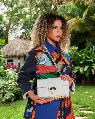 BOLSO DE MANO RIVIERA LE BLANC CON CADENA DE ORO Y DISEÑO DE TIBURÓN