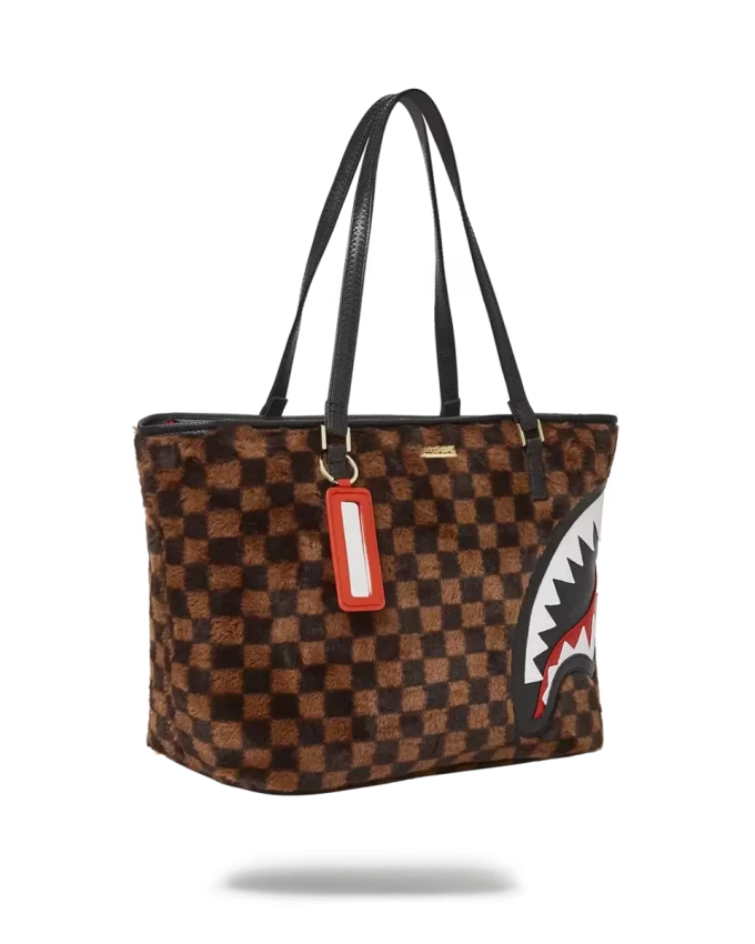 Bolso de piel con estampado de tiburones en París Bolso de piel con estampado de tiburones en París