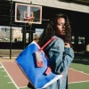 Bolso tote artístico The Big Blue Purse de Keith Haring Bolso tote artístico The Big Blue Purse de Keith Haring