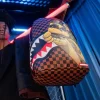 CINCO NOCHES EN FREDDY’S: TE VEO CINCO NOCHES EN FREDDY’S: TE VEO