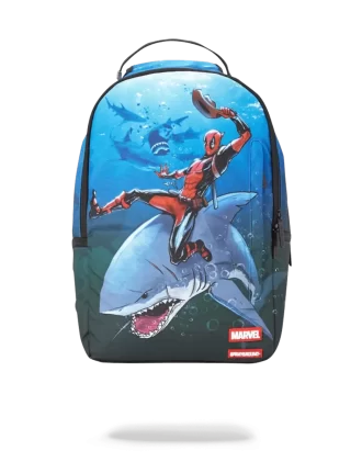 DEADPOOL ATACA AL TIBURÓN