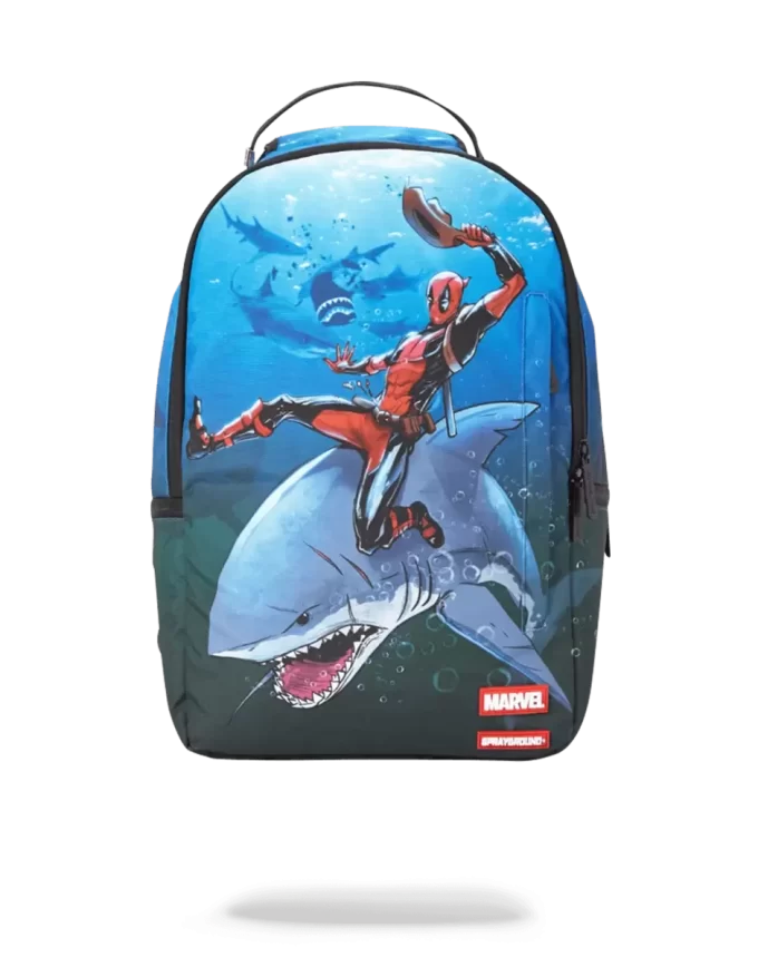 DEADPOOL ATACA AL TIBURÓN