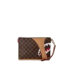 EMBRAGUE DE CRUCE HENNY AIR AL TRONO EMBRAGUE DE CRUCE HENNY AIR AL TRONO