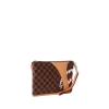 EMBRAGUE DE CRUCE HENNY AIR AL TRONO EMBRAGUE DE CRUCE HENNY AIR AL TRONO