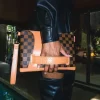 EMBRAGUE DE CRUCE HENNY AIR AL TRONO EMBRAGUE DE CRUCE HENNY AIR AL TRONO