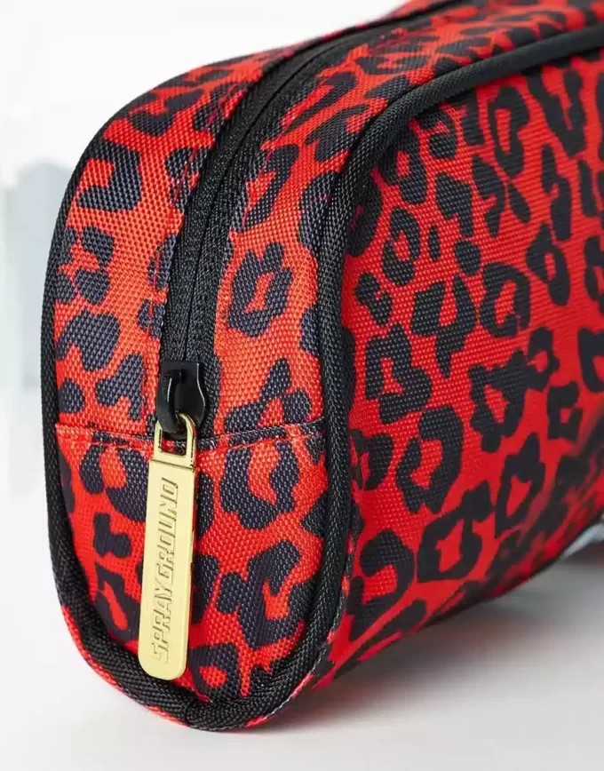 ESTUCHE PARA LÁPICES CON LABIOS DE LEOPARDO ROJO ESTUCHE PARA LÁPICES CON LABIOS DE LEOPARDO ROJO