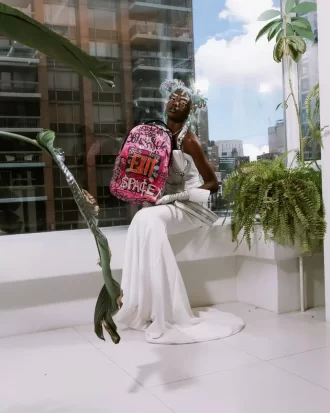 EXIT COLLAB – MOCHILA LA VIDA DE LA FIESTA