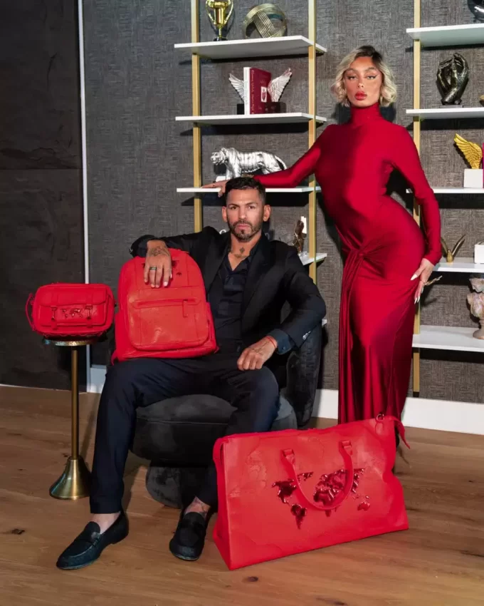 JAMES PRIMERA CLASE BOLSO CRUZADO ROJO RUBÍ JAMES PRIMERA CLASE BOLSO CRUZADO ROJO RUBÍ