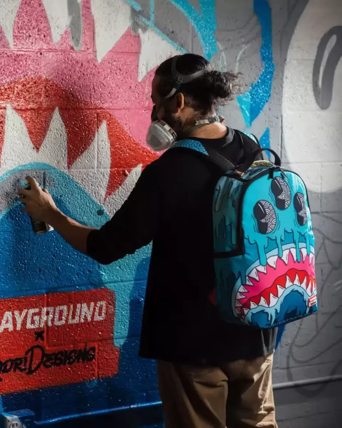 JORGE RODRIGUEZ, EL ARTISTA, COLABORACIÓN, DRIPS, MOCHILA DE TIBURONES