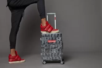 LAQUAN SMITH TRANSPARENTE CON RELIEVE 3M PARA CARGA