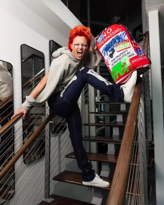 LAS REGLAS NO SE APLICAN A LA MOCHILA LAS REGLAS NO SE APLICAN A LA MOCHILA
