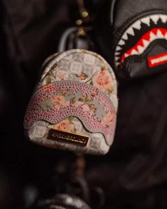 Llavero con mochila de energía elegante de inteligencia africana con IA
