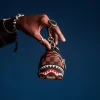 LLAVERO DE MOCHILA CON TIBURONES DIENTES DE SIERRA EN PARÍS