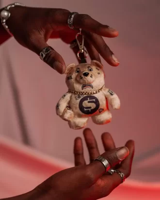 LLAVERO DE OSO CON CEPILLO DE ORO