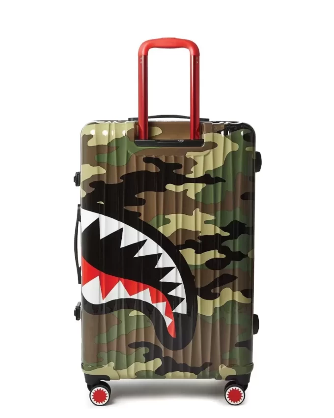 Maleta de tamaño completo SHARKNAUTICS (CAMUFLAJE) de 29,5 pulgadas Maleta de tamaño completo SHARKNAUTICS (CAMUFLAJE) de 29,5 pulgadas