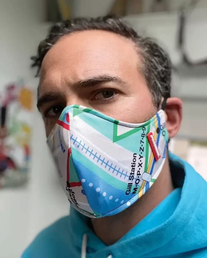 MASCARILLA CON MAPA DE TIBURONES DE NUEVA YORK (AJUSTADA) MASCARILLA CON MAPA DE TIBURONES DE NUEVA YORK (AJUSTADA)