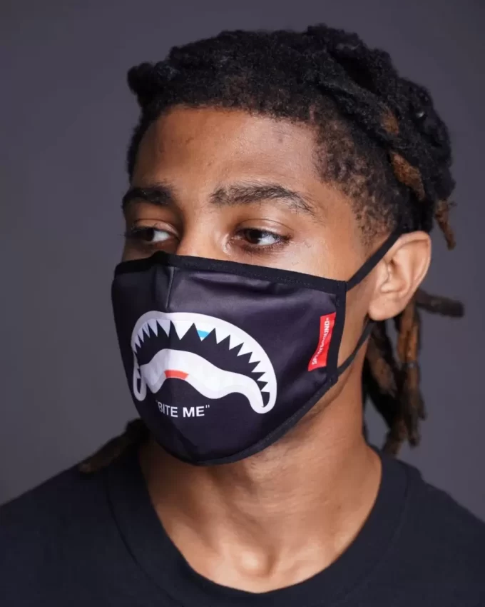 MASCARILLA FACIAL DE POLIÉSTER BITE ME SHARK (NEGRA) MASCARILLA FACIAL DE POLIÉSTER BITE ME SHARK (NEGRA)