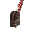 Mochila bandolera Sharks in Paris con bolsillo exterior dorado con cremallera. Mochila bandolera Sharks in Paris con bolsillo exterior dorado con cremallera.