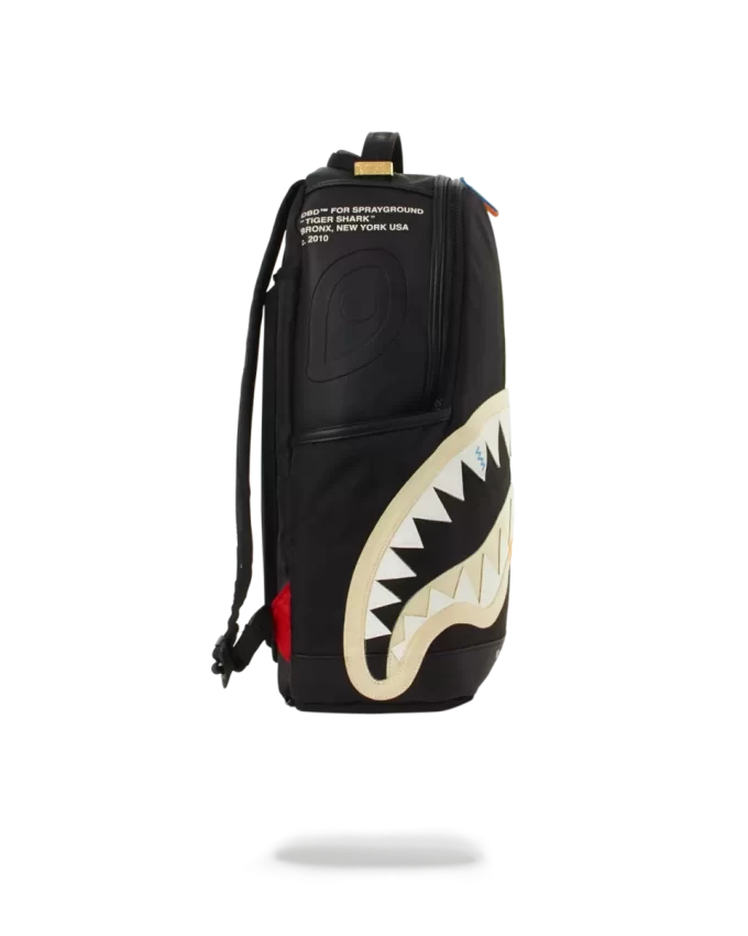 Mochila Bite Me Shark (negra) Mochila Bite Me Shark (negra)