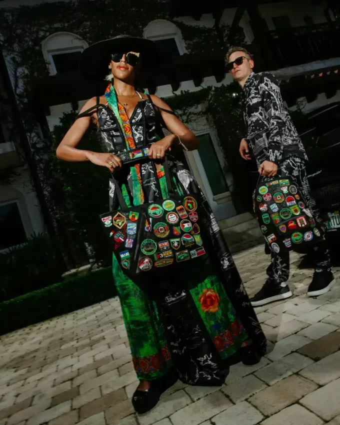 Bolso de carga A.I. THE 54 (Parches de África) Bolso de carga A.I. THE 54 (Parches de África)