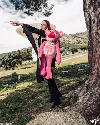 Mochila de osito de peluche de la Pantera Rosa: ¡Travesuras y travesuras!