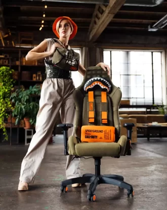Mochila de pecho con paracaídas de Call of Duty Flying Assassins