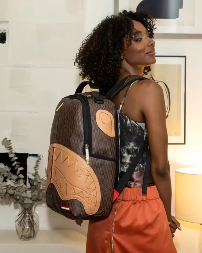 MOCHILA SHARKFINITY (DLXV)