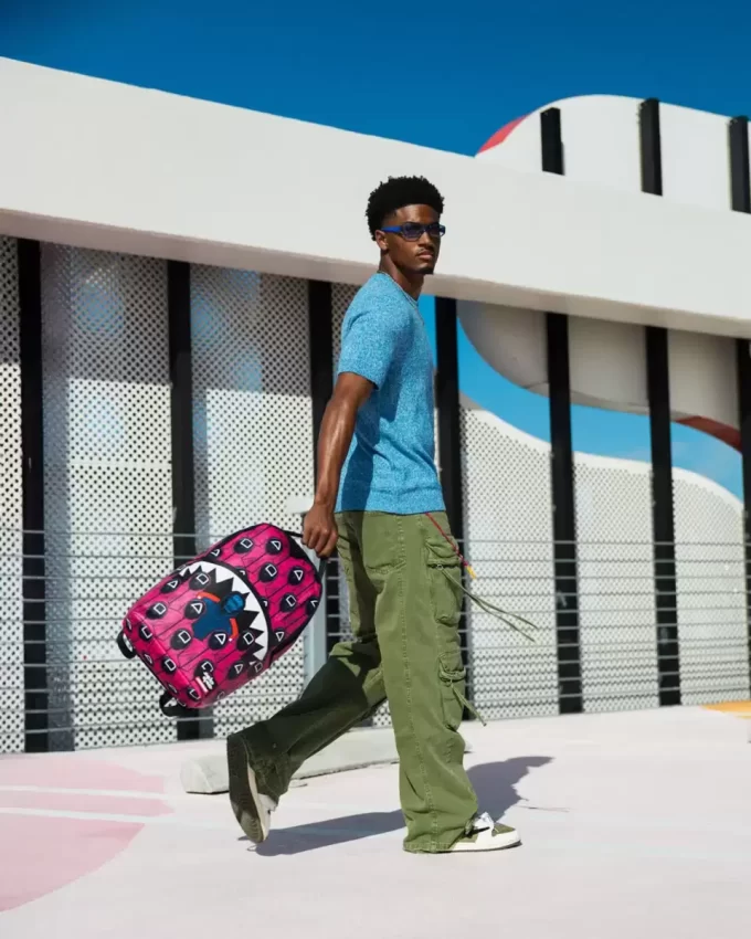 Mochila SQUID GAME COLLAB FRONT MAN & PINK GUARD SHARKS Mochila SQUID GAME COLLAB FRONT MAN & PINK GUARD SHARKS