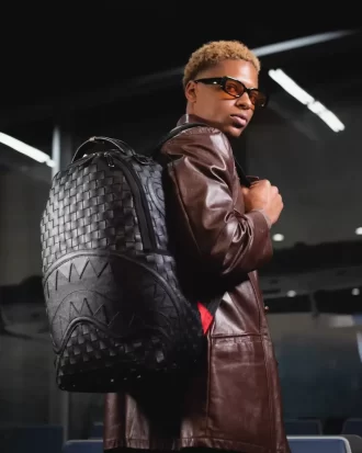 MOCHILA TEJIDA A MANO, CORTADA Y COSIDA