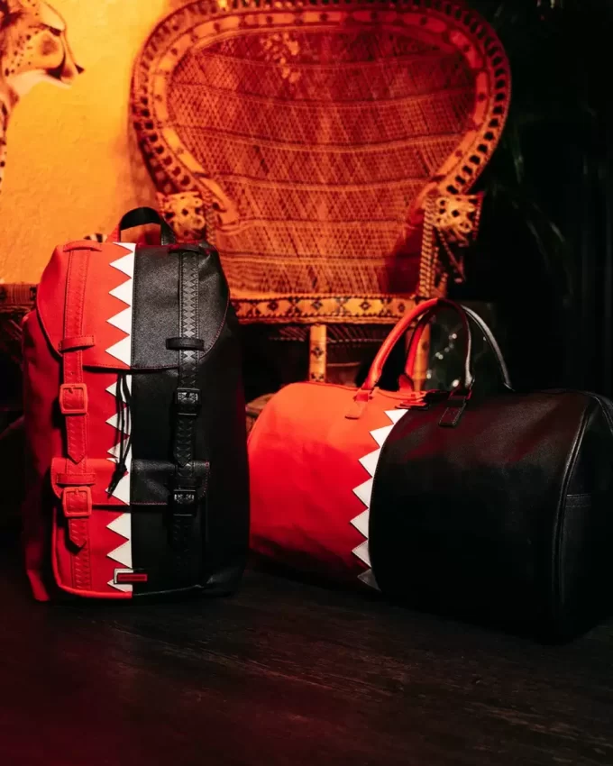 Mochila Vertical Shark Cut & Sew Hills Mochila Vertical Shark Cut & Sew Hills