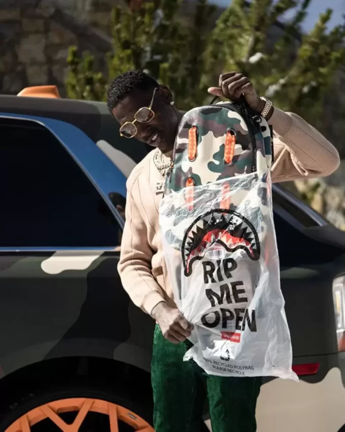 MOCHILA YOUNG DOLPH MOCHILA YOUNG DOLPH