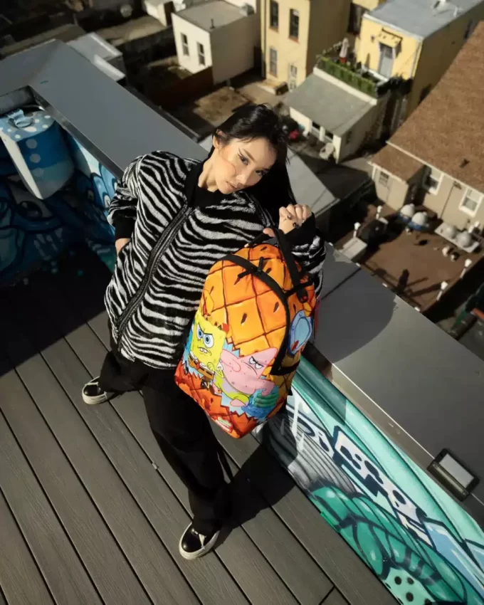 ¡NO TOQUES LA MOCHILA DLXSR DE BOB ESPONJA! ¡NO TOQUES LA MOCHILA DLXSR DE BOB ESPONJA!
