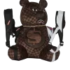 OSO CON MOCHILA COMO SI FUERA UNA MOCHILA