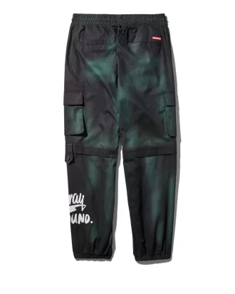 Pantalón deportivo cargo con estampado tie-dye del ejército