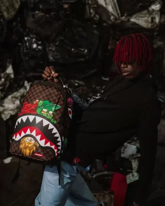 PERSONAJES DE TIBURONES EN PARÍS: MOCHILA DE INFILTRACIÓN (DLXV)