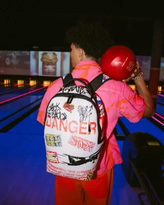 SEÑAL DE CHASIS EN LA MOCHILA DE LA PISTA