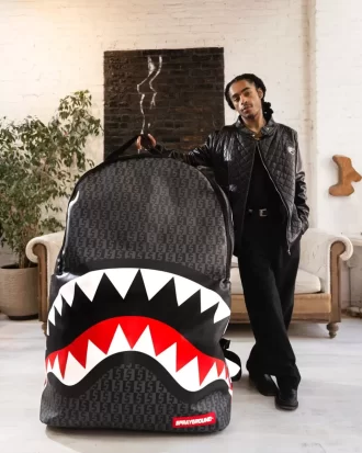 SPRAYGATTI REVV LA MOCHILA MÁS GRANDE DEL MUNDO