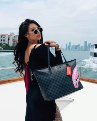 TIBURONES EN BOLSA DE CARAMELOS
