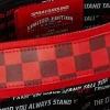 TIBURONES EN PARÍS ARTÍCULOS DE ASEO ROJOS TAMBIÉN CONOCIDOS COMO BOLSAS DE DINERO TIBURONES EN PARÍS ARTÍCULOS DE ASEO ROJOS TAMBIÉN CONOCIDOS COMO BOLSAS DE DINERO