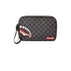 TIBURONES EN PARÍS (EDICIÓN A CUADROS NEGROS) ARTÍCULOS DE ASEO TAMBIÉN CONOCIDOS COMO BOLSAS DE DINERO TIBURONES EN PARÍS (EDICIÓN A CUADROS NEGROS) ARTÍCULOS DE ASEO TAMBIÉN CONOCIDOS COMO BOLSAS DE DINERO